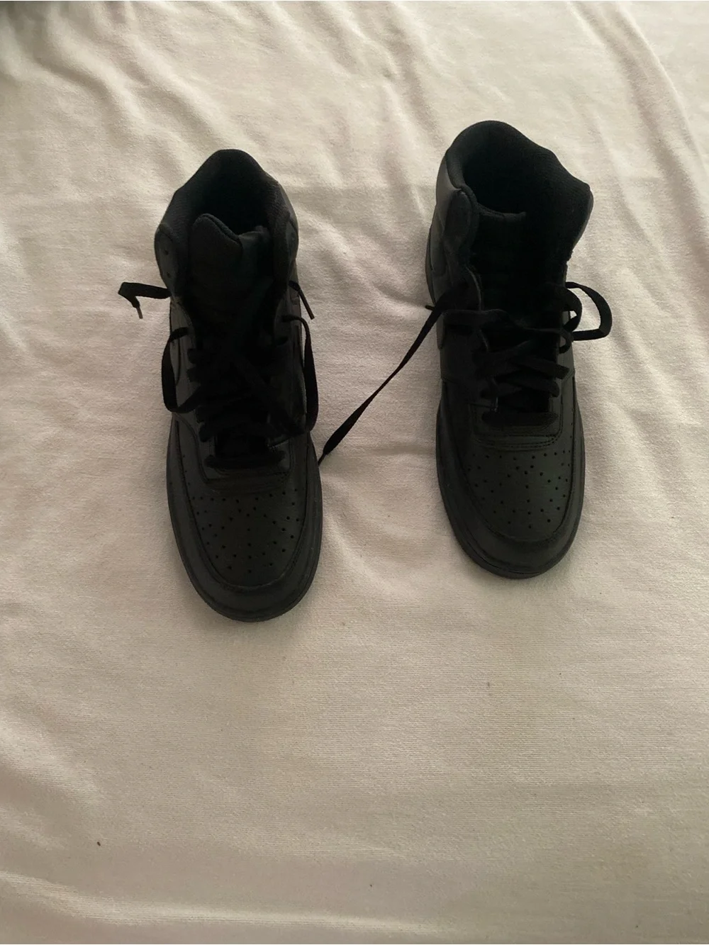 Nike Men’s Black Low-Top Leather Sneakers